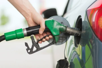 எரிபொருள் நிரப்பு நிலையங்களில் சில முக்கிய தரப்பினருக்கு முன்னுரிமை! மின்சக்தி அமைச்சர் தகவல்