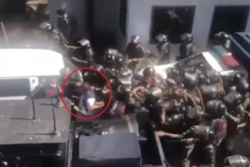 முன்னாள் பிரதமர் கைது: பெரும் பதற்றம்! முடக்கிய சமூக வலைத்தளங்கள்