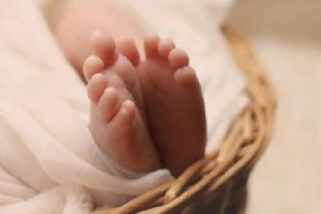 நிலநடுக்கங்களுக்கு மத்தியில் ஜம்மு காஷ்மீர் மருத்துவமனையில் பிறந்த குழந்தை