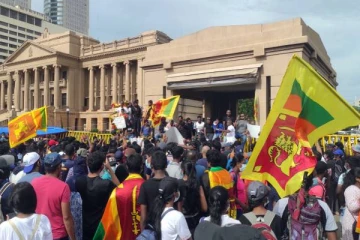 இலங்கை அரசியலுக்குள் வரவிருக்கும் நடிகை?