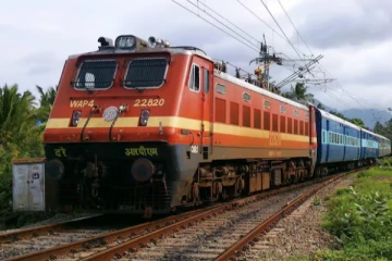 சொந்தமாக ரயில் வைத்திருக்கும் ஒரே இந்தியர்.., யார் தெரியுமா?