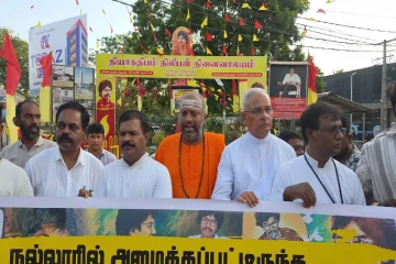 திலீபனின் சிலையை மீள நிறுவகோரி : நல்லூரில் மூன்றாவது நாளாகவும் தொடரும் போராட்டம்