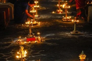கார்த்திகை முதல் நாள் வீட்டில் தீபம் ஏற்றும் முறை