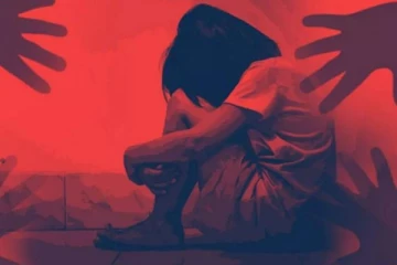 2 சிறுமிகள் கூட்டு பாலியல் வன்கொடுமை; கர்பமாக்கிய தந்தையின் சக ஊழியர்கள் - கொடூர சம்பவம்!