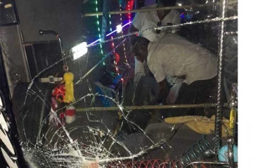 රදැල්ල මාර්ගයේ තවත් බිහිසුණු බස් අනතුරක් - පිරිසක් වහාම රෝහලට.(PHOTOS)