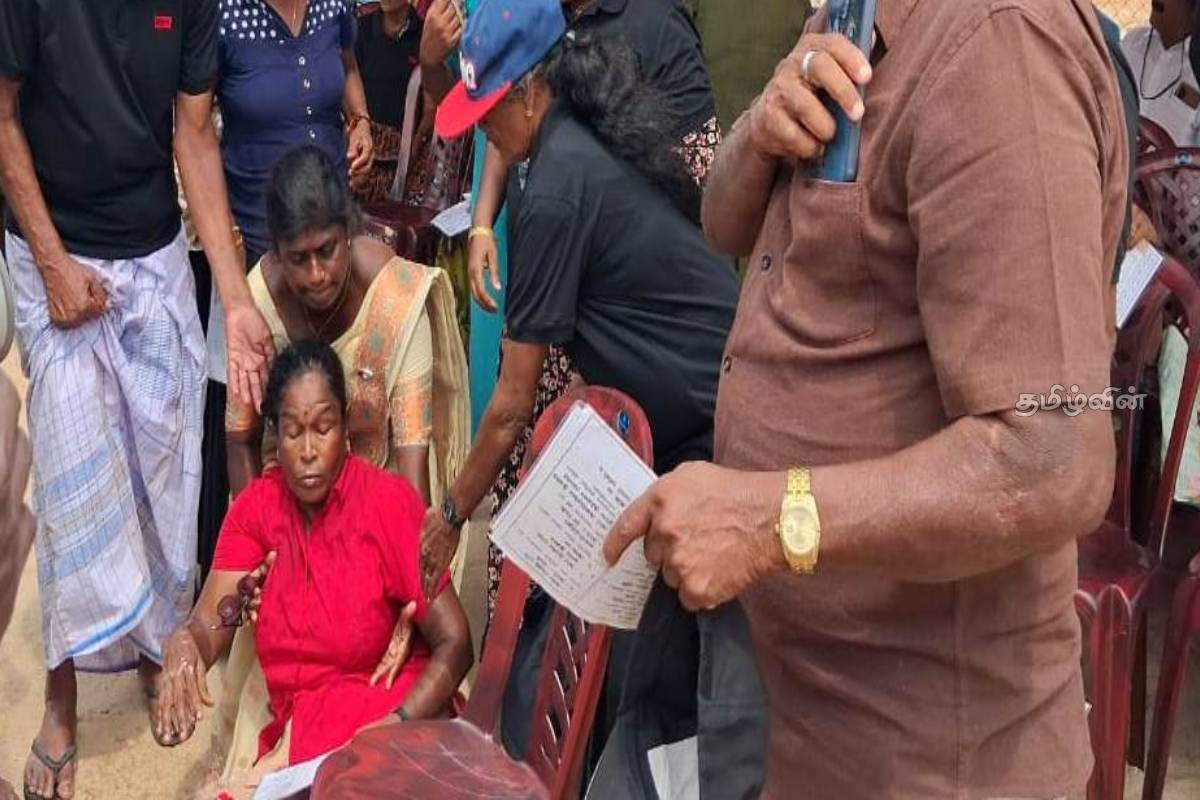 பலாலி காணி மீட்புப் போராட்டத்தில் மயங்கி விழுந்த பெண் - 36 வருடங்களாக நீதிக் கோரும் யாழ். மக்கள் | Land Reclamation Protest Enters 17Th Week