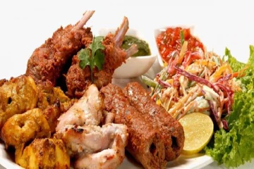 மனிதர்கள் ஆண்டுக்கு இவ்வளவு விலங்குகளை சாப்பிடுகிறார்களா? வைரலாகும் அதிர்ச்சி வீடியோ