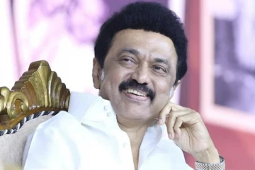 முதலமைச்சருக்கு பிறந்த நாள் பரிசு கொடுத்த தொண்டர்கள்: என்ன கொடுத்திருக்கிறார்கள் தெரியுமா?