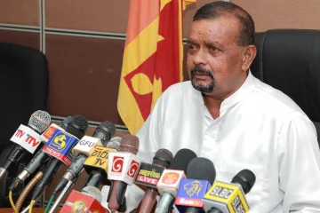 பிரச்சினைகளைத் தீர்ப்பதற்கு மக்கள் எமக்கு சிறிது காலம் அவகாசம் வழங்க வேண்டும்: எஸ்.எம். சந்திரசேன