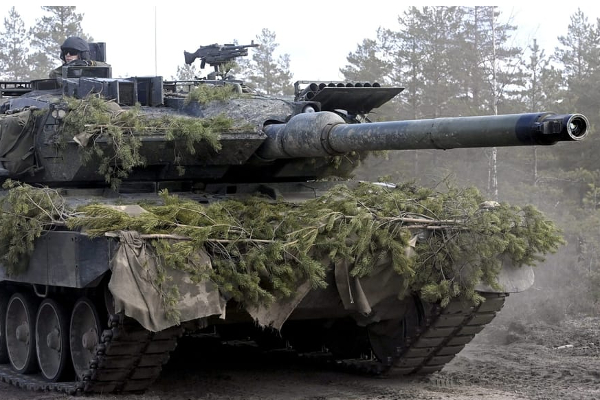 உக்ரைனில் வந்து இறங்கிய பிரித்தானியாவின் டாங்கிகள்! | Britain S Tanks Landed In Ukraine