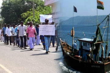 இந்திய கடற்தொழிலாளர்களின் அத்துமீறல்: நடுக்கடலில் பாரிய போராட்டம்