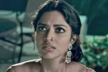 தமிழில் மார்க்கெட்டை இழந்த நடிகை அமலா பால் ஹிந்தியில் வாங்கும் சம்பளம் எவ்வளவு தெரியுமா