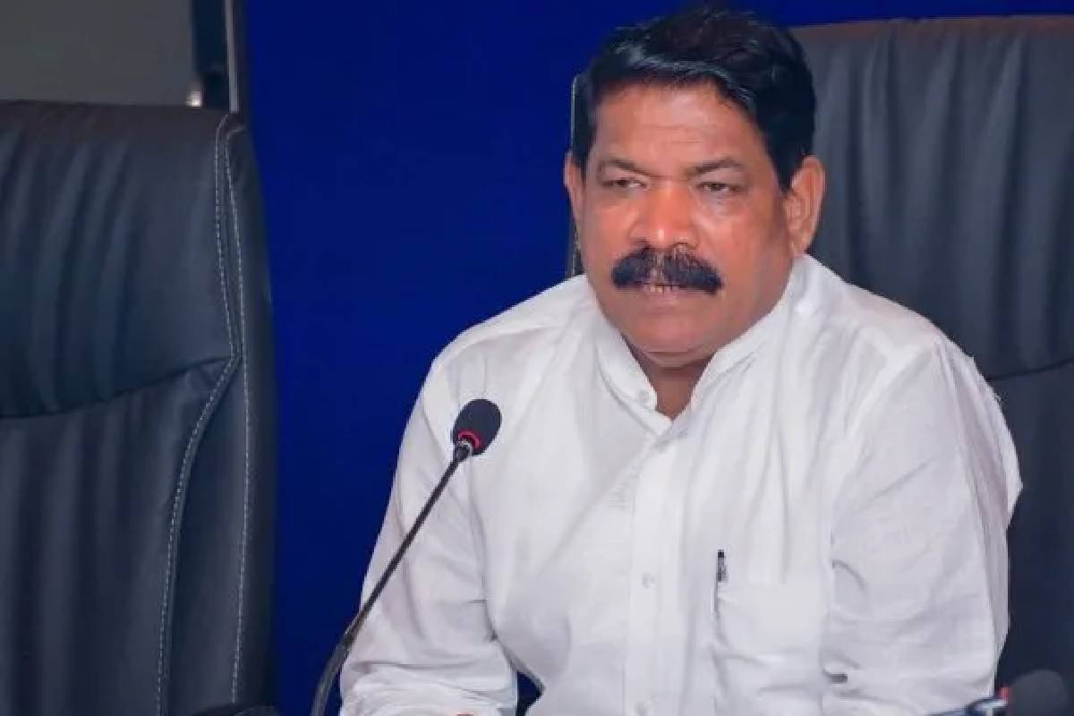 கடற் கொள்ளையர்களை தடுக்க சிறிய படகுகளுக்கும் அனுமதிச் சீட்டு நடைமுறை | Permit System Introduced Boats To Prevent Piracy