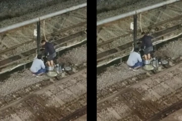 பயணிகளுக்கு வழங்க வேண்டிய உணவுக்காக காய்கறிகளை காலால் கழுவிய நபர் - அதிர்ச்சி வீடியோ...!