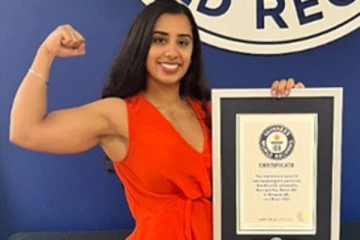 ஆண் ஆதிக்கம் செலுத்தும் விளையாட்டில் கின்னஸ் சாதனை படைத்த பிரித்தானிய இளம்பெண்!