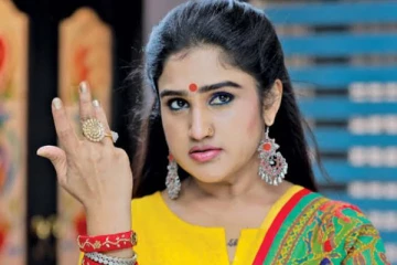 மீண்டும் காதலிக்க தயார், ஆனால் இப்போது நான் சிங்கிள் - வனிதா விஜயக்குமார்!