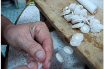 வாழைத்தண்டு பொரியல் சுடச் சுட செய்வது எப்படி! பத்தே நிமிடத்தில் ரெடி