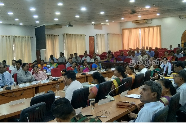 அமைச்சர் டக்ளஸ் தலைமையில் மாவட்ட முன்னாயத்த அபிவிருத்திக் கலந்துரையாடல் (photos) | Minister Douglas Headed Development Discussion