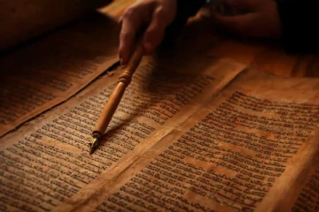 உலகின் மிக பழமையான மொழி எது தெரியுமா...!