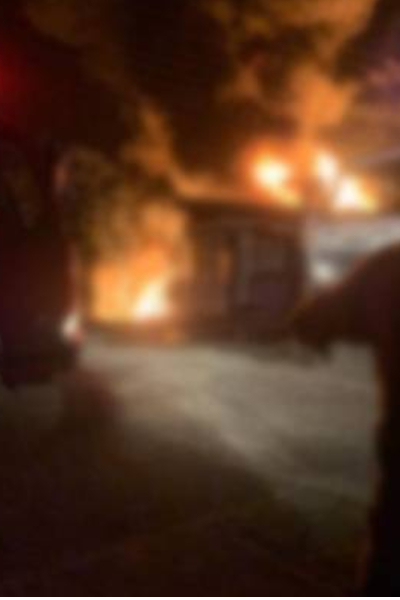 கண்டி பல்லேகல தீப்பெட்டி தொழிற்சாலையில் பாரிய தீ விபத்து | Fire Breaks Out Pallekela Matchbox Factory Kandy