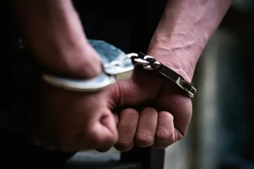 වැටලීමකදී හරක් කටාගේ ඥාති පුත්‍රයෙකුත් අත්අඩංගුවට.