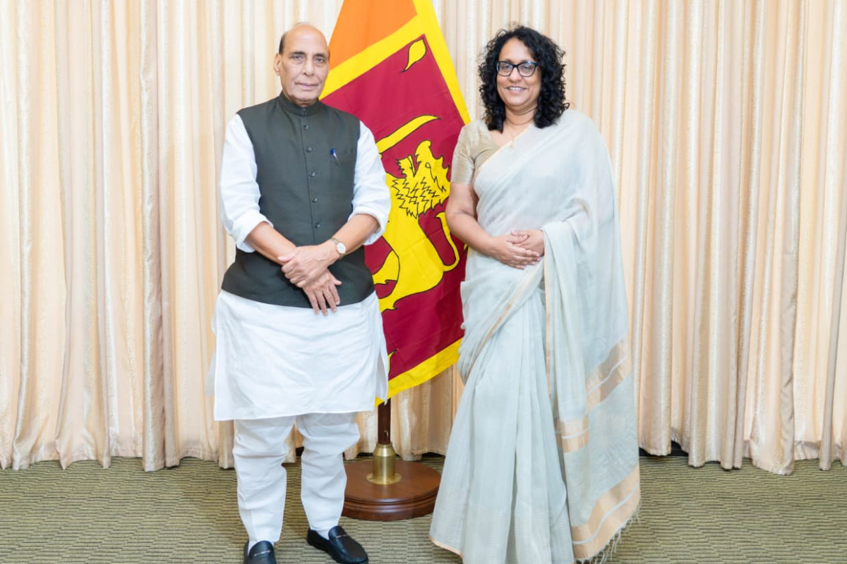 ராஜ்நாத் சிங்கை சந்தித்தார் பிரதமர் ஹரிணி | Harini Meets India Defence Minister Rajnath Singh ராஜ்நாத் சிங்கை சந்தித்தார் பிரதமர் ஹரிணி | Harini Meets India Defence Minister Rajnath Singh
