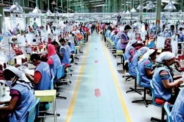 இலங்கையில் இருந்து ஆடைத் தொழிற்சாலைகளை வெளியேற்ற முயற்சி