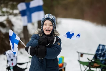 உலகின் மகிழ்ச்சியான நாடு; முதலிடத்தை பிடித்த பின்லாந்து...மகிழ்ச்சியற்ற நாடாக ஆப்கானிஸ்தான்!