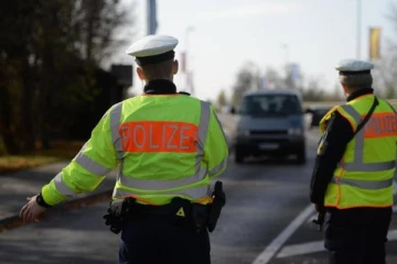 ஜேர்மன் எல்லையில் தடுத்து நிறுத்தப்படும் புலம்பெயர்வோர்: பொலிஸ் துறை தலைவர் எதிர்ப்பு