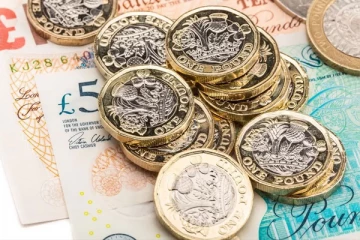 லிஸ் ட்ரஸ் பிரதமர் பதவியை ராஜினாமா செய்ததும் உயர்ந்த பிரித்தானிய நாணயத்தின் மதிப்பு.