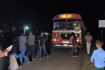 சாரதியின் கவனயீனத்தால் நடு வீதியில் தவித்த பொதுமக்கள்