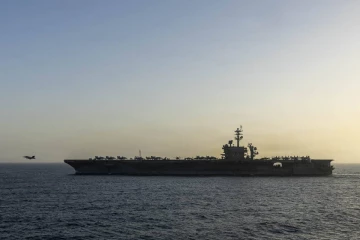 ஹார்முஸ் முற்றுகை: அமெரிக்கப் போர்க்கப்பல்கள் மீது ஈரான் சரமாரி ட்ரோன் தாக்குதல்