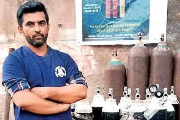 துடிதுடித்து இறந்த நண்பரின் மனைவி! 22 லட்ச ரூபாய் காரை விற்ற இளைஞர்! எதற்காக தெரியுமா? | Car Sale Corona Patient Oxygen Cylinder