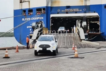 ආනයන තහනම අස්සේ සැප වාහන 5000ක් ගෙන් වූ සුපිරි ජාවාරම ගැන හෙළි වූ දේ.