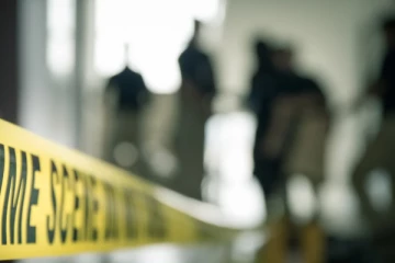 37 வயது நபர் ஒருவர் அடித்து கொலை ; பெண் உட்பட இருவர் கைது