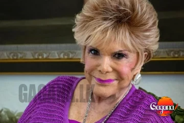 රැල්ලක් වූ 'Pretty Little Baby' ගීතයේ ගායිකාවත් දිවි ගමනින් සමුගෙන[PHOTOS]