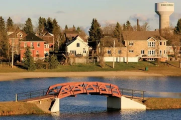 கனடாவில் 10 டொலர்களுக்கு விற்பனை செய்யப்படும் காணித்துண்டு?