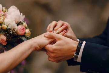 கல்யாணத்திற்கு வராமல் ஹனுமூன் சென்ற மணமக்கள் - மிரண்ட குடும்பம்!