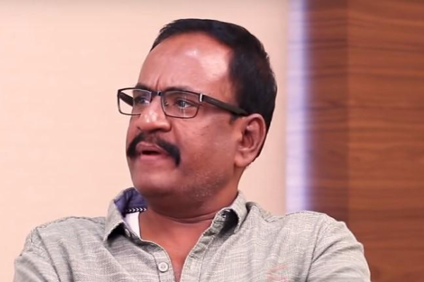 இளம் பெண்ணின் கவர்ச்சி புகைப்படத்திற்கு அந்த மாதிரி கமன்ட் செய்த நடிகர்.. வச்சி செய்யும் நெட்டிசன்கள் | Actor Marimuthu Controversial Commnet