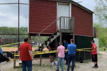 பாடசாலை கட்டிடம் இடிந்து விழுந்து விபத்து: விளையாட்டு வினையானது