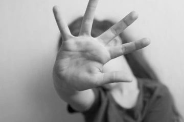 5வயது சிறுமியை கொடூரமாக பாலியல் வன்கொடுமை செய்த 12வயது சிறுவன்!