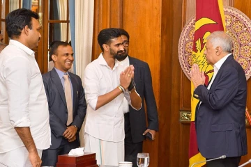 மலையக தமிழ் நாடாளுமன்ற உறுப்பினர்களை சந்திப்பதற்கு இணக்கம் தெரிவித்த - ரணில் விக்கிரமசிங்க.