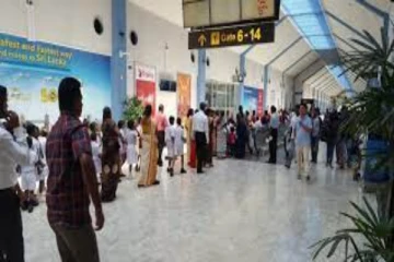 திடீரென கட்டுநாயக்க விமான நிலையத்திற்குள் களமிறக்கப்பட்ட காவல்துறையினர்..!