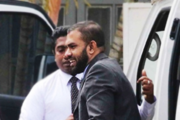 விசாரணைகளிலிருந்து வைத்தியர் ஷாபி விடுதலை; சுகாதார அமைச்சின் நடவடிக்கை! | Dr Shabi Acquitted From Ministry Of Health