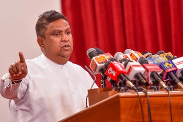 பஷில் ராஜபக்ஷ தேர்தல் ஆணையாளரல்ல ; சாமர சம்பத் கருத்து