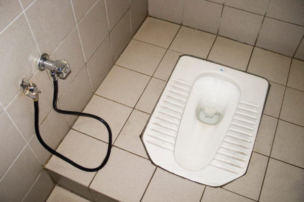 இலங்கையில் 13000 குடும்பங்களுக்கு கழிப்பறை வசதி கிடையாது | No Toilets For 13000 Families