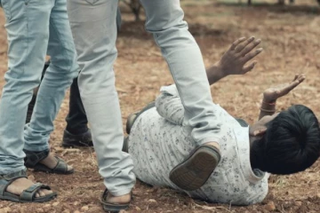 கல்லுாரியில் தோழியிடம் பேசிய முஸ்லிம் மாணவன் - அடித்து உதைத்த இந்து மாணவர்கள்