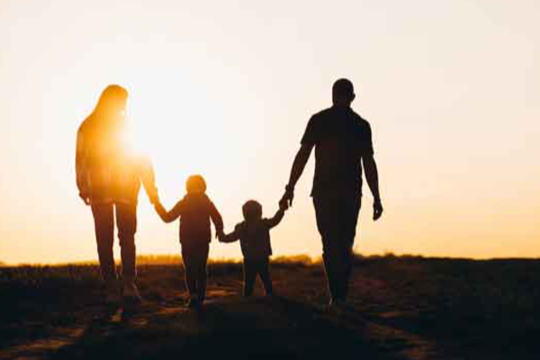 குடும்பம் முழுவதையும் அழித்து தற்கொலை செய்து கொண்ட தந்தை | Father Destroyed Entire Family Committed Suicide