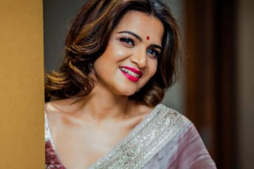 தொகுப்பாளினி டிடி-யா இது!! குட்டையாடையில் வாய்ப்பிளக்க வைக்கும் புகைப்படங்கள்..