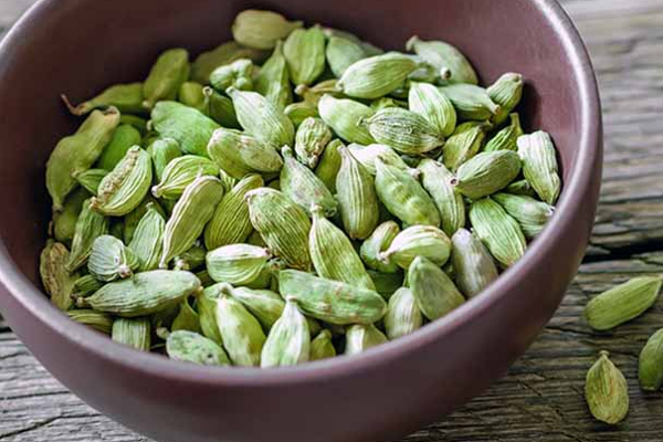 தினம் 2 ஏலக்காய் சாப்பிடுவதால்  இத்தனை  நன்மைகளா? | Are There So Many Benefits Of Eating Cardamom